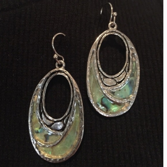 Oval shaped abalone earrings - Picture 1 of 3